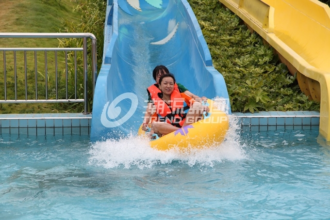 Tobogán acuático plástico de la balsa larga para los niños y el adulto