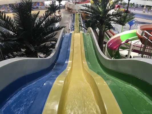 Los toboganes acuáticos de alta velocidad del material de la fibra de vidrio para el agua al aire libre gigante del centro vacacional parquean