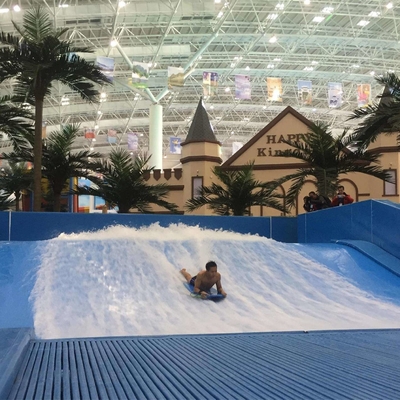 Paseo del agua del simulador de la resaca de Flowrider, paseo extremo de la diversión del deporte para el parque del agua