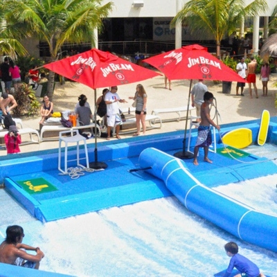 El azul doble/solo del paseo del agua de Flowrider coloreó la máquina del simulador que practicaba surf con el material de la fibra de vidrio