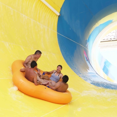 Riegue los toboganes acuáticos del equipo/de la fibra de vidrio del patio en parque temático del agua