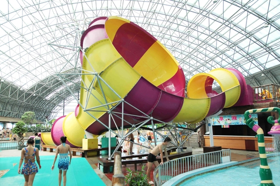 Diapositiva del juego interior del agua de la fibra de vidrio de Comercial pequeñas/agua del paseo 100m3/Hr del parque del agua
