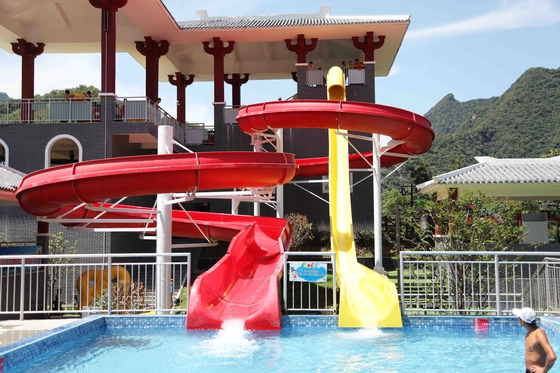 Toboganes acuáticos grandes visuales fuertes divertidos para el parque al aire libre grande del agua del espiral del centro turístico