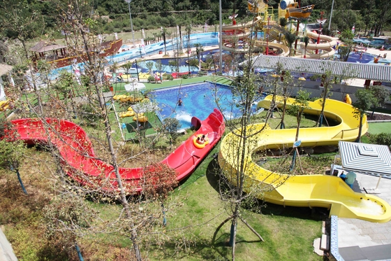 El tobogán acuático gigante de la fibra de vidrio de los accesorios del parque del agua con la altura de la plataforma del 10.8m para la aguamarina al aire libre/interior parquea