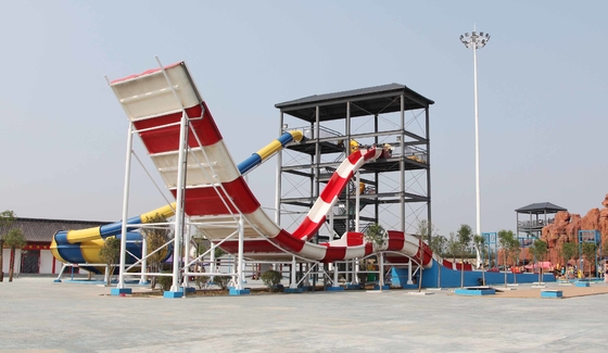 La aguamarina grande parquea la resina emocionante de Ashland/DSM de los Waterslides de la piscina del equipo