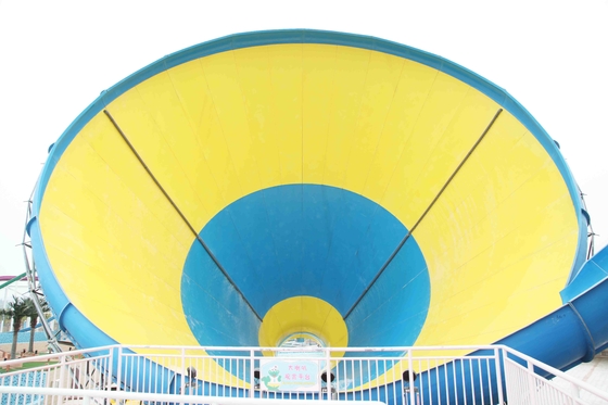 Los pequeños toboganes acuáticos de la fibra de vidrio para la interacción de la familia en niños riegan el patio para el parque del agua