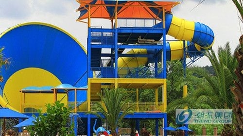 Diapositivas grandes de la piscina de la fibra de vidrio del tornado, altos juegos del tobogán acuático de la familia de Capicity