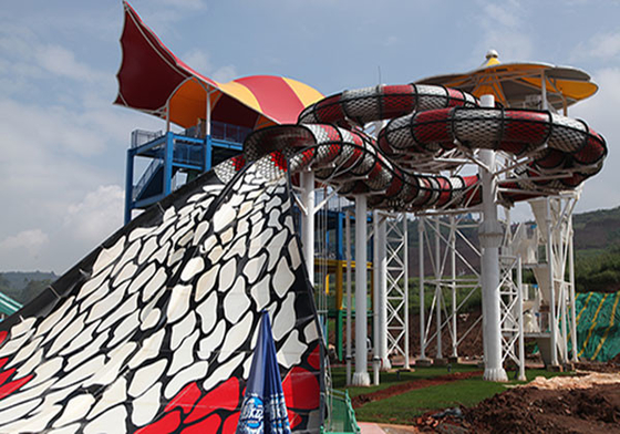 El tobogán acuático adulto de la fibra de vidrio del parque de atracciones galvanizó el capítulo de acero de carbono para el parque de la aguamarina del tema