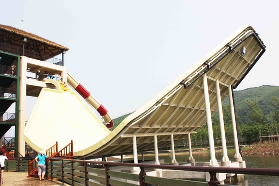 Tobogán acuático gigante del oscilación de la fibra de vidrio del equipo del parque de la aguamarina para la diversión interactiva doble del agua