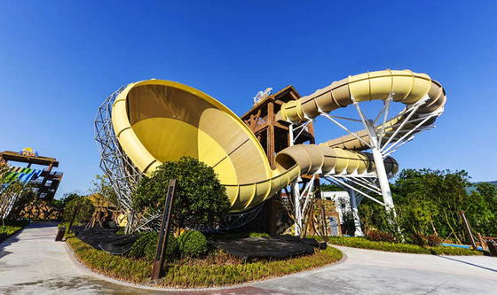 Tobogán acuático comercial de la familia de la fibra de vidrio del tornado para el parque del agua, espacio de los 42*70m
