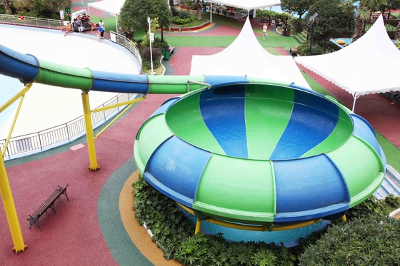 El parque temático resbala el equipo del patio del agua del mundo del agua del cuenco del espacio para los centros turísticos/hotel