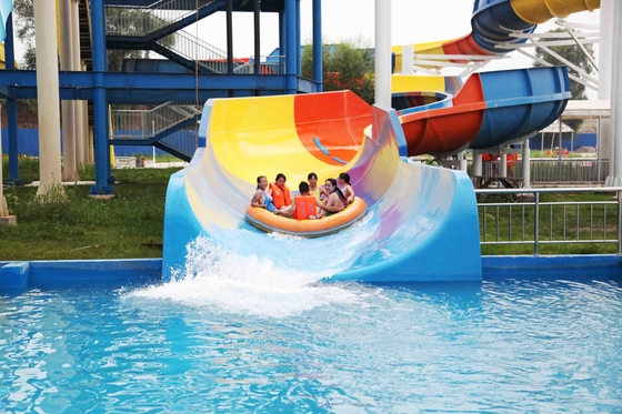 Equipo acuático del patio, capacidad grande de los toboganes acuáticos para la diversión de la familia en parque grande del agua