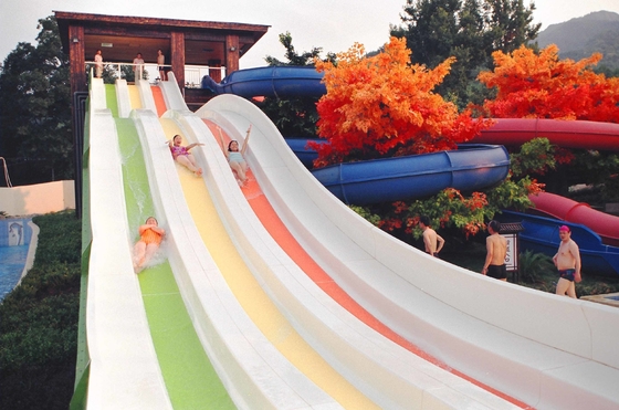 Toboganes acuáticos de encargo de la fibra de vidrio, equipo de alta velocidad del parque del agua del tobogán acuático