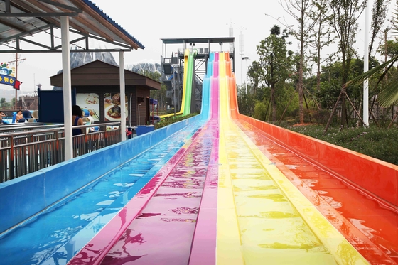 Toboganes acuáticos de encargo multi del arco iris FRP de los carriles en un tobogán acuático del parque de atracciones