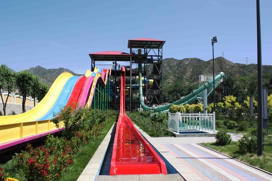 Toboganes acuáticos comerciales para los niños, equipo al aire libre del patio para el parque del agua