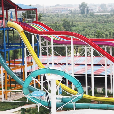 Toboganes acuáticos emocionantes modificados para requisitos particulares de la fibra de vidrio del parque de la aguamarina, altura el 16m de la plataforma para los adultos