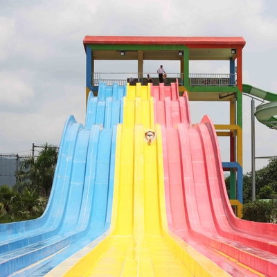 Tobogán acuático grande de encargo multi del parque de atracciones de los toboganes acuáticos del arco iris FRP de los carriles