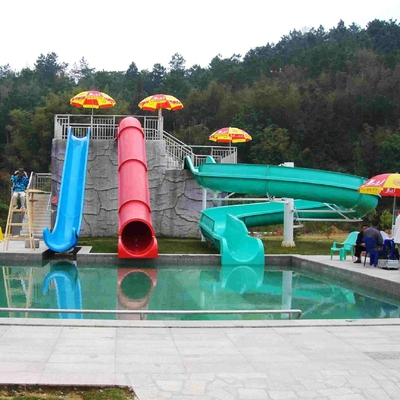 Los toboganes acuáticos de encargo de los niños de la combinación para el parque/el cuerpo del agua del tema resbalan