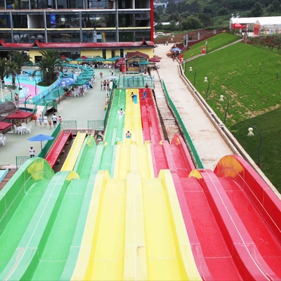 Toboganes acuáticos de alta velocidad de encargo para los adultos, toboganes acuáticos coloridos del parque temático para el parque gigante de la aguamarina