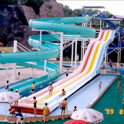 Toboganes acuáticos adultos del parque temático enorme de la aprobación del SGS en los parques del agua, azules