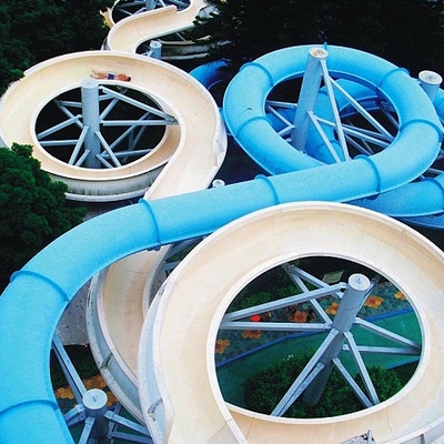 La diapositiva espiral de Waterpark, parque del agua de FRP resbala/tobogán acuático de Cuustomized para el parque gigante de la aguamarina