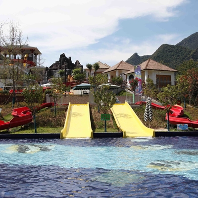 La diapositiva grande del patio de los niños con aguamarina juega, los toboganes acuáticos de la fibra de vidrio para los niños