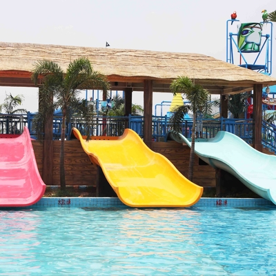 La diapositiva grande del patio de los niños con aguamarina juega, los toboganes acuáticos de la fibra de vidrio para los niños