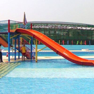 El tobogán acuático de los niños de la fibra de vidrio para un parque del agua azul/amarillo/modificó para requisitos particulares para el parque del agua de los niños
