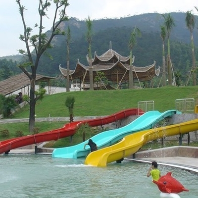 El tobogán acuático de los niños de la fibra de vidrio para un parque del agua azul/amarillo/modificó para requisitos particulares para el parque del agua de los niños