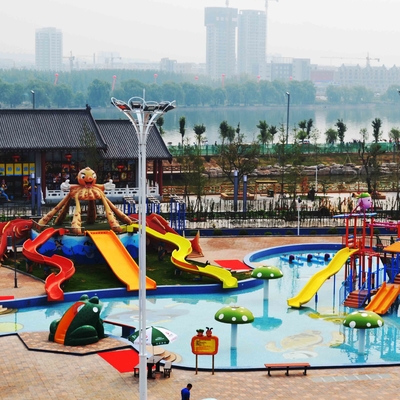 El tobogán acuático de los niños de la fibra de vidrio para un parque del agua azul/amarillo/modificó para requisitos particulares para el parque del agua de los niños