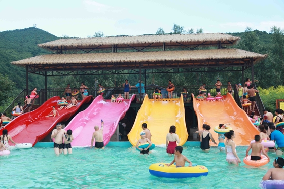 Aguamarina de los toboganes acuáticos 3 de los niños modificados para requisitos particulares de los jinetes parquea el equipo, rosado/naranja/azul