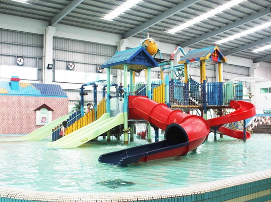 Plataforma los 21*18*9m de los juegos del parque de la aguamarina de la casa del agua con el tobogán acuático para la diversión de la familia