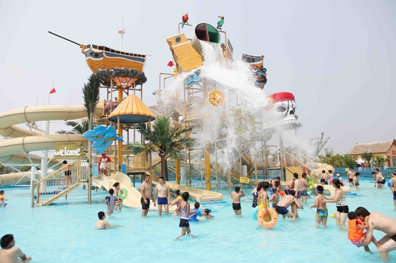 Centro turístico divertido de la diapositiva de barco pirata del medio del agua del equipo seguro del juego