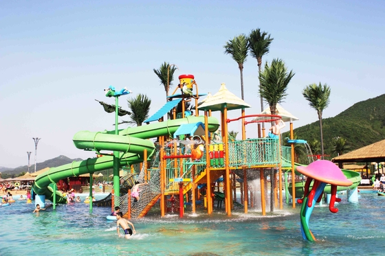 El parque del agua de los niños modificados para requisitos particulares, toboganes acuáticos de la fibra de vidrio entretiene a más de 400 huéspedes