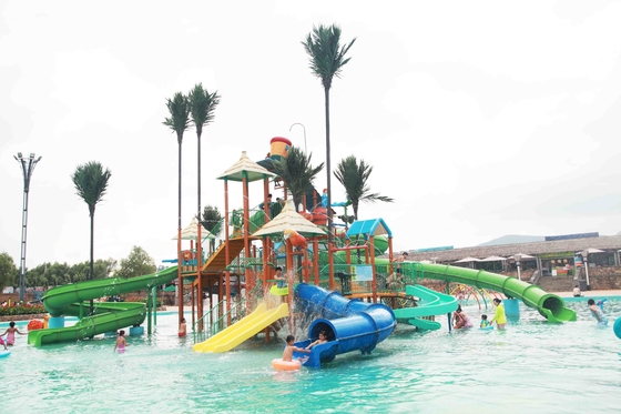 El parque del agua de los niños modificados para requisitos particulares, toboganes acuáticos de la fibra de vidrio entretiene a más de 400 huéspedes