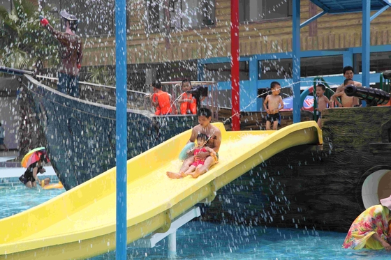La aguamarina del corsario juega el equipo del parque del agua/el barco pirata grande de la fibra de vidrio del centro vacacional