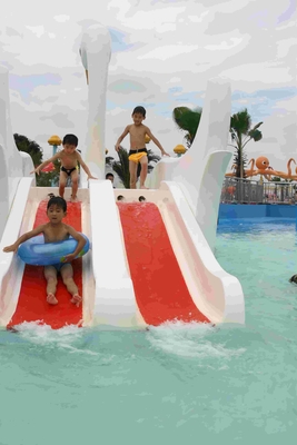 Pequeñas diapositivas modificadas para requisitos particulares de la piscina de agua de la fibra de vidrio diseñadas para los juegos del parque del agua