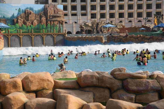 Piscina enorme de la onda del poder del compresor de aire con la altura de onda de 3M para el parque grande del agua