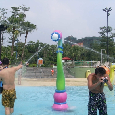 Ducha modificada para requisitos particulares 2000*H2500 de la fibra de vidrio del equipo del parque del agua del espray del tamaño para el juego de la familia