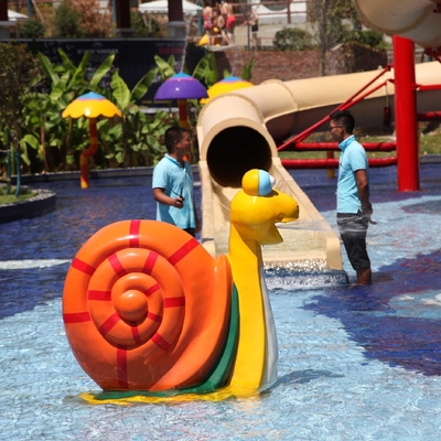 La aguamarina divertida del espray del caracol del espray del equipo comercial del patio juega