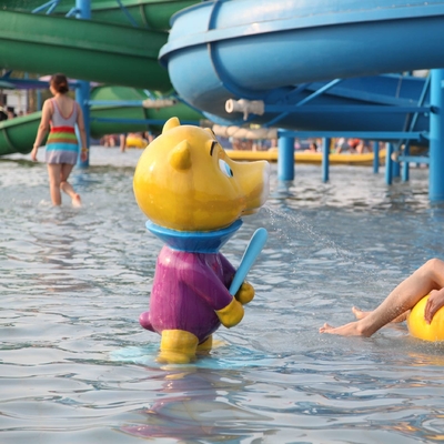 Equipo divertido del parque del espray, oso coloreado del espray para los niños/los adultos para el parque del agua