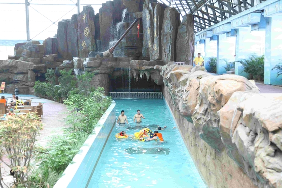 La piscina perezosa envuelta burbuja del río para el parque del agua de la diversión relaja Entainment