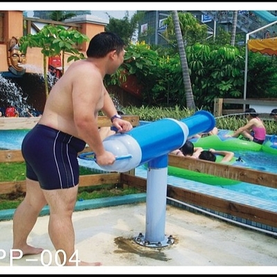 Juego del arma de agua de la fibra de vidrio de los adultos, equipo modificado para requisitos particulares del parque de la aguamarina para el centro vacacional