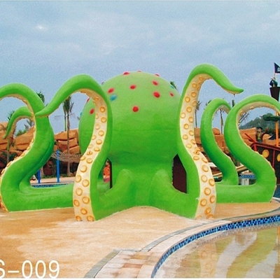 Equipo colorido 6100*6100*5000 del patio del agua del pulpo para la reconstrucción de la familia