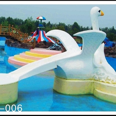 Pequeñas diapositivas modificadas para requisitos particulares de la piscina de agua de la fibra de vidrio diseñadas para los juegos del parque del agua