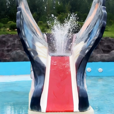 La piscina de agua interior de los niños del equipo del patio del agua resbala la fibra de vidrio de la mariposa