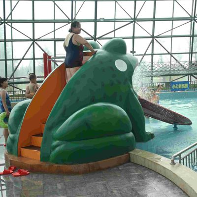 La rana formó las diapositivas de la piscina de agua, juegos del juego del agua de la diapositiva de la fibra de vidrio del parque de la aguamarina para el parque del agua