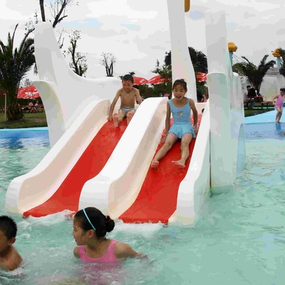 Cisne del equipo del parque del agua el pequeño embroma el tobogán acuático, diapositivas de la piscina de agua de la fibra de vidrio para los niños