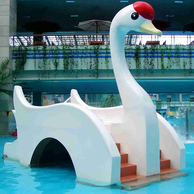 Cisne del equipo del parque del agua el pequeño embroma el tobogán acuático, diapositivas de la piscina de agua de la fibra de vidrio para los niños