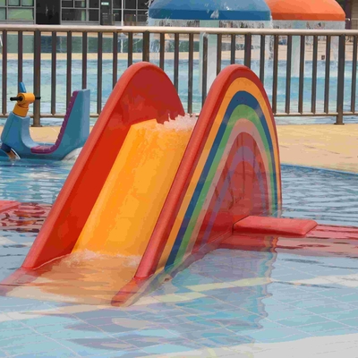 Pequeña diapositiva del puente del arco iris, diapositiva del parque del agua de los niños de pequeño Waterpark para los niños